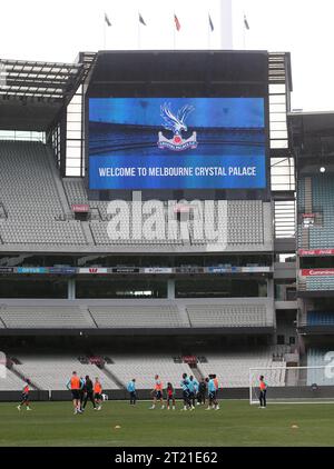 Crystal Palace Spieler während des Pre-Match Trainings für das Spiel Crystal Palace gegen Manchester United am 19. Juli 2022 im MCG. - Crystal Palace Pre Match Training, Crystal Palace gegen Manchester United, MCG Stadium, Melbourne. - 18. Juli 2022 nur für redaktionelle Zwecke Stockfoto