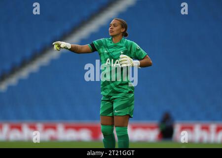 Brighton, Großbritannien. Oktober 2023. Becky Spencer von Tottenham während des Spiels der Barclays Women's Super League zwischen Brighton & Hove Albion und Tottenham Hotspur im American Express Stadium in Brighton. Quelle: James Boardman/Alamy Live News Stockfoto