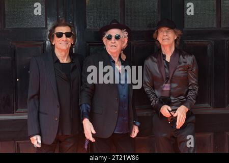 LONDON, ENGLAND: Die Rolling Stones erscheinen auf dem roten Teppich des Hackney Empire, um für ihr neuestes Album Hackney Diamonds zu werben. Mit: Mick Jagger, Keith Richards, Ronnie Wood Wo: London, Großbritannien Wann: 06 Sep 2023 Credit: Neil Lupin/WENN Stockfoto