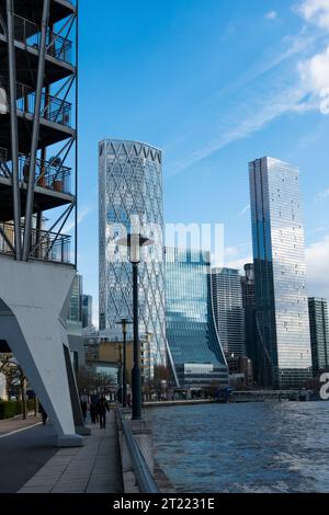 Canary Wharf Gebäude vom North Thames Path, London Stockfoto