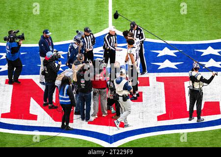 LONDON, VEREINIGTES KÖNIGREICH. Oktober 23. Ein Überblick über Münzwurf während der NFL 2023 London Series - Baltimore Ravens vs Tennessee Titans im Tottenham Hotspur Stadium am Sonntag, 15. Oktober 2023. LONDON ENGLAND. Quelle: Taka G Wu/Alamy Live News Stockfoto