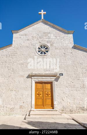 St. Georgskirche in Primosten, Kroatien. Stockfoto