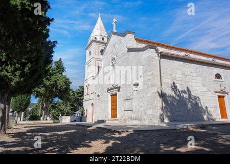 St. Georgskirche in Primosten, Kroatien. Stockfoto