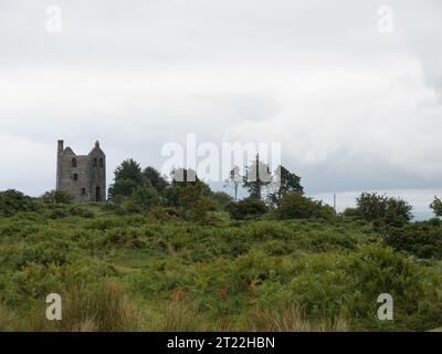 Ruine einer verlassenen Zinnmine bei Hurlers Stone Circles im Bodmin Moor bei Minions. Stockfoto