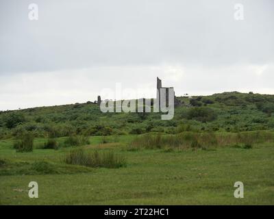 Ruine einer verlassenen Zinnmine bei Hurlers Stone Circles im Bodmin Moor bei Minions. Stockfoto