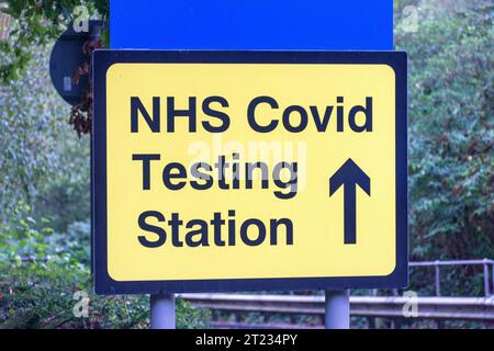 NHS COVID-Teststation, Tunbridge Wells Hospital in Pembury, Tonbridge Road, Pembury, Kent, England, Vereinigtes Königreich Stockfoto