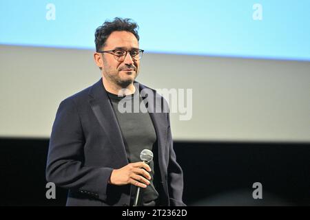 Lyon, Frankreich. Oktober 2023. Juan Antonio Bayona besuchte die Premiere des Films Society of the Snow während des 15. Lumiere Film Festivals in Lyon, Frankreich am 16. Oktober 2023. Foto: Julien Reynaud/APS-Medias/ABACAPRESS.COM Credit: Abaca Press/Alamy Live News Stockfoto