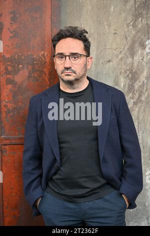 Lyon, Frankreich. Oktober 2023. Juan Antonio Bayona besuchte die Premiere des Films Society of the Snow während des 15. Lumiere Film Festivals in Lyon, Frankreich am 16. Oktober 2023. Foto: Julien Reynaud/APS-Medias/ABACAPRESS.COM Credit: Abaca Press/Alamy Live News Stockfoto