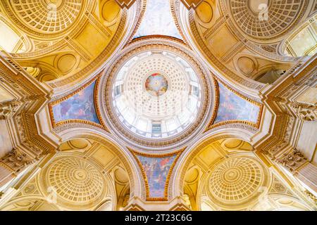 Dekorative und bemalte Decke des Pantheon in Paris, Frankreich Stockfoto