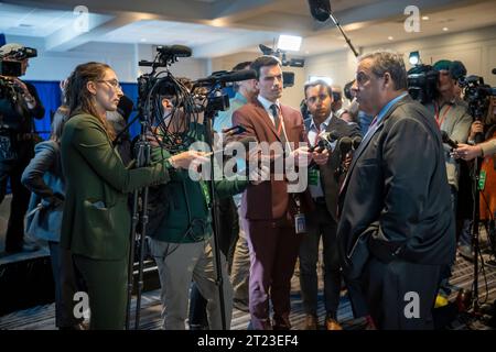 Nashua, New Hampshire, USA 13. Oktober 2023 republikanischer Präsidentschaftskandidat und ehemaliger Gouverneur von New Jersey Chris Christie beim New Hampshire 2023 First beim Nation Leadership Summit im Sheraton Hotel in Nashua, New Hampshire. (Rick Friedman) Stockfoto