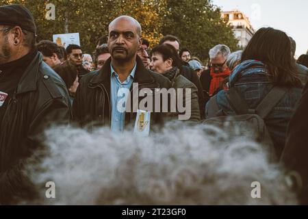 Paris, Frankreich. Oktober 2023. Olivier Donnars/Le Pictorium - Tribut an Dominique Bernard - 16/10/2023 - Frankreich/Paris - Dominique Sopo, Präsident von SOS Racisme, bei der Rallye Place de la Republique in Paris zu Ehren von Dominique Bernard und Samuel Paty, die von der Ile-de-France Teachers' union berufen wurde, Credit: LE PICTORIUM/Alamy Live News Stockfoto