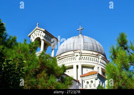 Historische griechisch-orthodoxe Aya Yani (Hagios Ioannis Prodromos) Kirche auf Burgazada, einer der Fürsteninseln in der Nähe von Istanbul, Türkei Stockfoto