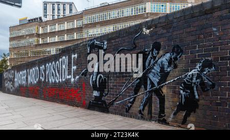Ein potenzielles Banksy-Kunstwerk ist an einer Wand in Westminster erschienen, möglicherweise ein Kommentar zur KI-Technologie. Stockfoto