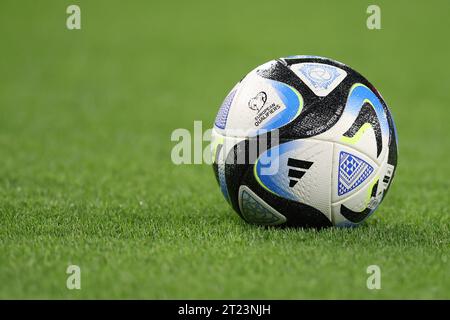 Cardiff, Großbritannien. Oktober 2023. Ein Match Ball. Wales gegen Kroatien, Qualifikation zur UEFA Euro 2024, Spiel der Gruppe D im Cardiff City Stadion in Cardiff, Südwales am Sonntag, 15. Oktober 2023. Nur redaktionelle Verwendung. bild von Andrew Orchard/Andrew Orchard Sportfotografie/Alamy Live News Credit: Andrew Orchard Sportfotografie/Alamy Live News Stockfoto