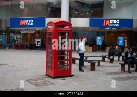 London, Großbritannien. Oktober 2023. Allgemeine Sicht auf die Metro Bank in London. Stockfoto