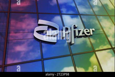 New York, New York, 15. Oktober 2023: Pfizer Incorporation Hauptsitz Glasbau Konzept. Logo des pharmazeutischen biomedizinischen Unternehmens auf der Vorderseite Stockfoto