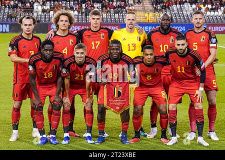 BRÜSSEL, BELGIEN - 16. OKTOBER: Arthur Theate von Belgien, Wout Faes von Belgien, Charles de Ketelaere von Belgien, Matz Sels von Belgien, Romelu Lukaku von Belgien, Jan Vertonghen von Belgien, Orel Mangala von Belgien, Timothy Castagne von Belgien, Johan Bakayoko von Belgien, Youri Tielemans von Belgien, Yannick Carrasco (Belgien) während des Teams während des Gruppenspiels der UEFA EURO 2024 zwischen Belgien und Schweden im King Baudouin Stadium am 16. Oktober 2023 in Brüssel. (Foto: Joris Verwijst/BSR Agency) Stockfoto