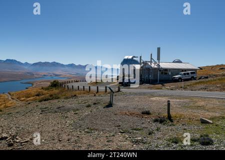 MT John Observatory, Lake Alexandrina, Tussock Plain, McKenzie District, Canterbury, Südinsel, Neuseeland Stockfoto