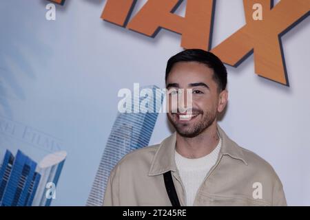 Paris, Frankreich. Oktober 2023. 3 FEIERT MAX Premiere von Tarek Boudali im Le Grand Rex am 16. Oktober 2023 in Paris, Frankreich. Quelle: Bernard Menigault/Alamy Live News Stockfoto