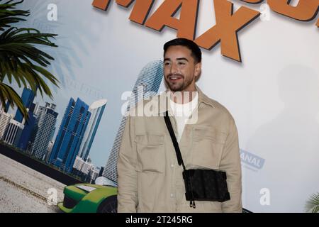 Paris, Frankreich. Oktober 2023. 3 FEIERT MAX Premiere von Tarek Boudali im Le Grand Rex am 16. Oktober 2023 in Paris, Frankreich. Quelle: Bernard Menigault/Alamy Live News Stockfoto