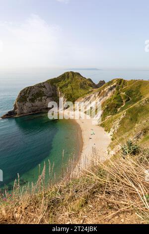 Man of war Beach bei Durdle Door in der Nähe von Lulworth an der Jurassic Coast, Weltkulturerbe, UK Heatwave Wetter, South Coast Dorset, England, UK, september Stockfoto