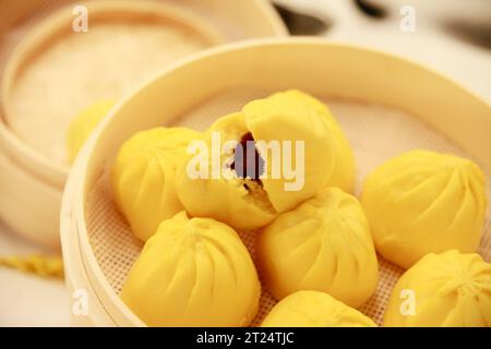 Dim Sum-chinesisches Dampferbrötchen, Baozi, man tou, Stockfoto