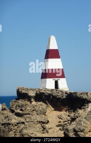 Das Cape Dombey Obelisk ist ein historisches Wahrzeichen in Robe South Australia Stockfoto