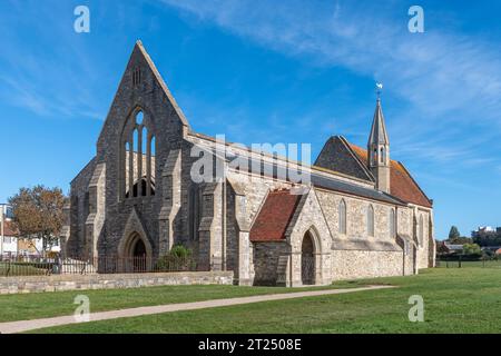 Royal Garrison Church, auch Domus Dei genannt, in Old Portsmouth, Hampshire, England, Vereinigtes Königreich an einem sonnigen Oktobertag. Erbaut um 1212. Stockfoto