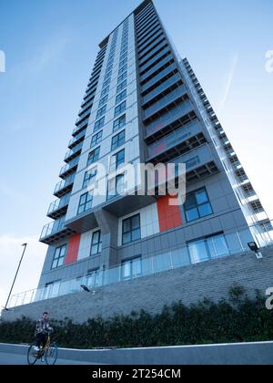 23-stöckige Mast Quay Phase II, Luxuswohnungen, Woolwich Church Street London, gebaut von Comer Homes, Mast Quay Tower Blöcke sind ein Bauprojekt bis zur Miete und stehen unter der Gefahr des Abbruchs durch Royal Borough of Greenwich Stockfoto