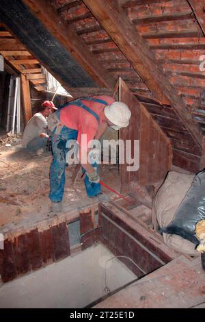 Revitalisierung des Innenraums eines Gebäudes und einer Gebäudestruktur, Bauarbeiten und Konservierung Revitalisierung des Innenraums eines Gebäudes Credit: Imago/Alamy Live News Stockfoto