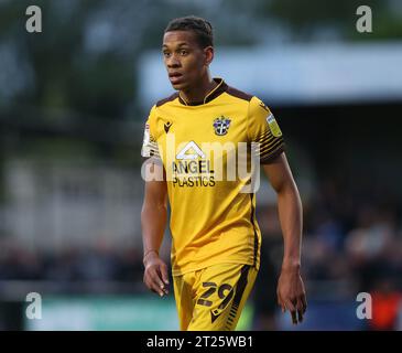 Alistair Smith aus Sutton Vereinigte sich gegen Crawley Town. - Sutton United / Crawley Town, Sky Bet League Two, The Borough Sports Ground Stadium, Sutton, UK - 26. April 2022 nur redaktionelle Verwendung - DataCo-Beschränkungen gelten Stockfoto