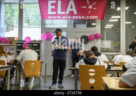 Marseille, Frankreich. Oktober 2023. Marseille Rapper Soprano während der ELA (Leucodystrophie Association) Diktat am Pont de Vivaux College in Marseille, Frankreich am 17. Oktober 2023. Foto: Laurent Coust/ABACAPRESS.COM Credit: Abaca Press/Alamy Live News Stockfoto