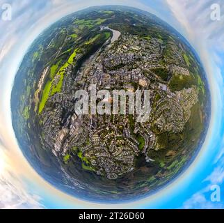 Luftbild, Stadtmitte Innenstadtansicht, Fluss Bigge, Erdkugel, Fisheye Aufnahme, Fischaugen Aufnahme, 360 Grad Aufnahme, Tiny World, Olpe-Stadt, Olpe, Sauerland, Nordrhein-Westfalen, Deutschland ACHTUNGxMINDESTHONORARx60xEURO *** Blick aus der Luft, Blick auf die Innenstadt, Fluss Bigge, Globus, Fischaugenschuss, Fischaugenschuss, 360-Grad-Aufnahme, winzige Welt, Olpe, Sauerland, Nordrhein-Westfalen, Deutschland ATTENTIONxMINDESTHONORARx60xEURO Credit: Imago/Alamy Live News Stockfoto