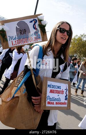 Faible mobilisation des médecins, organisée par la FMF et médecins pour demain. CES généralistes demandaient une revalorisation des Consultings Stockfoto