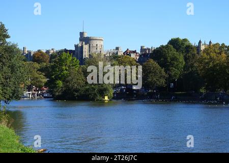 Windsor Castle von den Brocas aus gesehen, Eton Stockfoto