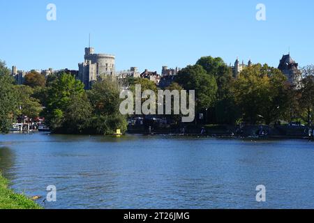 Windsor Castle von den Brocas aus gesehen, Eton Stockfoto