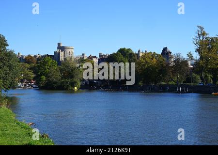 Windsor Castle von den Brocas aus gesehen, Eton Stockfoto