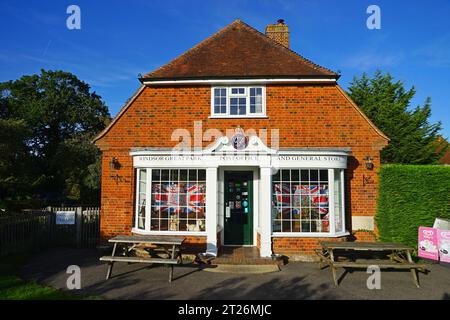 Das Windsor Great Park Post Office und General Store Stockfoto