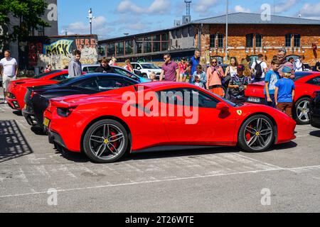 Liepaja, Lettland, 20. Juli 2023: Europäische Ferrari-Autobesitzer-Veranstaltung und öffentliche Automobilausstellung, Ferrari 488 Stockfoto