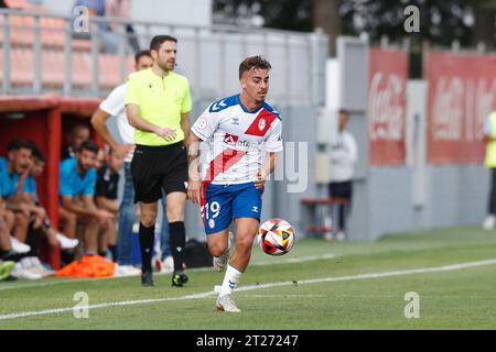 Majadahonda, Spanien. Oktober 2023. Alberto Fernandez (RayoMajadahonda) Fußball/Fußball : spanisches Spiel der Gruppe 1 zwischen CF Rayo Majadahonda 3-1 CE Sabadell im Estadio Cerro del Espino in Majadahonda, Spanien. Quelle: Mutsu Kawamori/AFLO/Alamy Live News Stockfoto