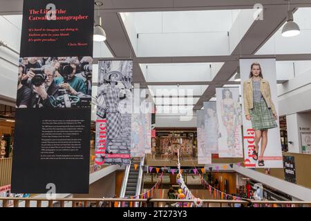 Das Innere des Indoor Market in Barnsley Stockfoto