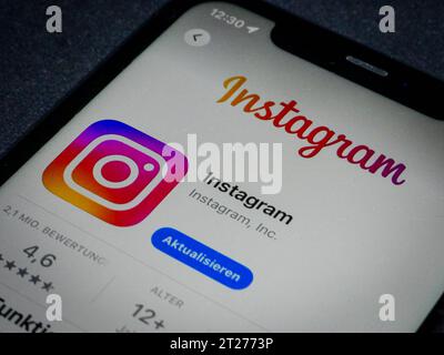 App Store - Apple 16.10.2023: Apple App Store auf einem iPhone. App Charts gratis Apps Instagram *** App Store Apple 16 10 2023 Apple App Store auf einem iPhone App Charts kostenlose Apps Instagram Credit: Imago/Alamy Live News Stockfoto