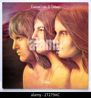 LP-Cover von Trilogy, dem dritten Studioalbum der englischen Progressive-Rock-Supergruppe Emerson, Lake and Palmer, das 1972 veröffentlicht wurde Stockfoto