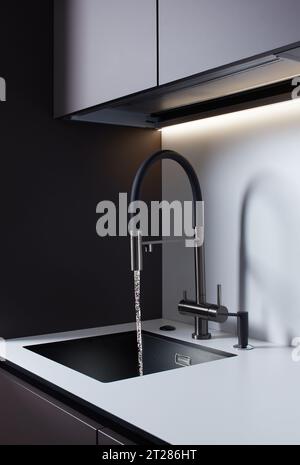 Küchenmischer. Wasserhahn aus Chrom, Stockfoto
