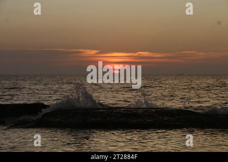Wunderschöne Sonnenuntergänge in Sri Lanka. Besuchen Sie Sri Lanka Stockfoto