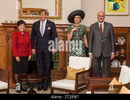 Dame Patsy Reddy, Generalgouverneur links, König Willem-Alexander und Königin Maxima von den Niederlanden, zusammen mit dem Ehemann des Generalgouverneurs, Sir David Gascoigne bei der offiziellen Begrüßungszeremonie im Regierungsgebäude Wellington, Neuseeland Stockfoto