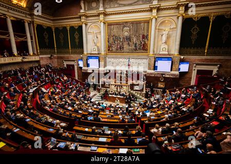 Paris, Frankreich. Oktober 2023. Allgemeine Ansicht in der Nationalversammlung während der Sitzung der Fragen an die Regierung. Eine wöchentliche Sitzung mit Fragen an die französische Regierung in der Nationalversammlung im Palais Bourbon in Paris. (Foto: Telmo Pinto/SOPA Images/SIPA USA) Credit: SIPA USA/Alamy Live News Stockfoto