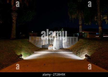 Denkmal für madeirische Kämpfer in Übersee bei Nacht in Funchal, Madeira, Portugal. Stockfoto