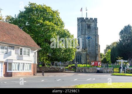 St. Laurence Church, The Moor, Hawkhurst, Kent, England, Vereinigtes Königreich Stockfoto