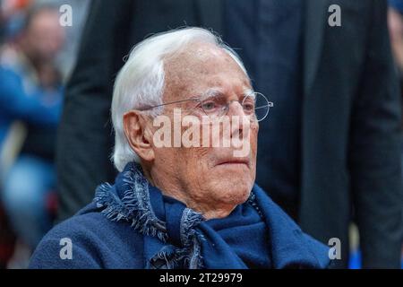 Olimpia Milano - Olympiakos euroleague Basket 2023-2024 - Mailand 17 oktober 2013 - auf dem Foto- giorgio armani nimmt am Spiel Teil Credit: Kines Milano/Alamy Live News Stockfoto